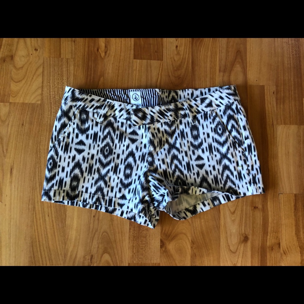 Volcom Shorts size 5